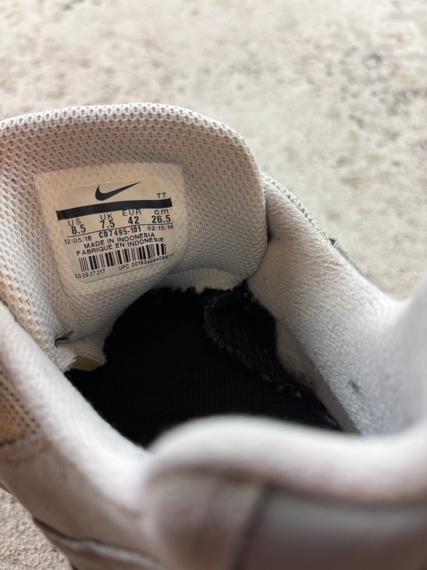 NIKE AIR MAX 95s FRESH MINT SNEAKER (42)