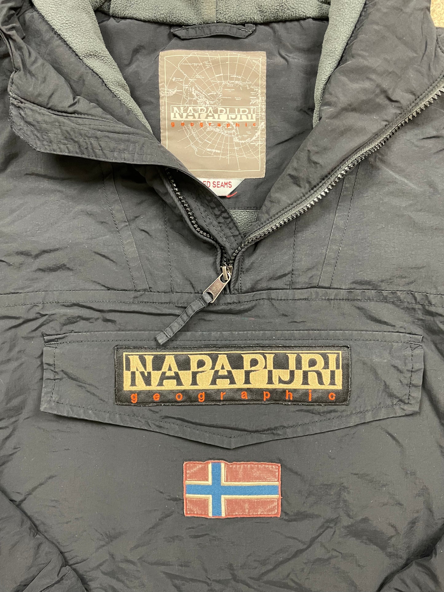 NAPAPIJRI WINTER JACKET (L)