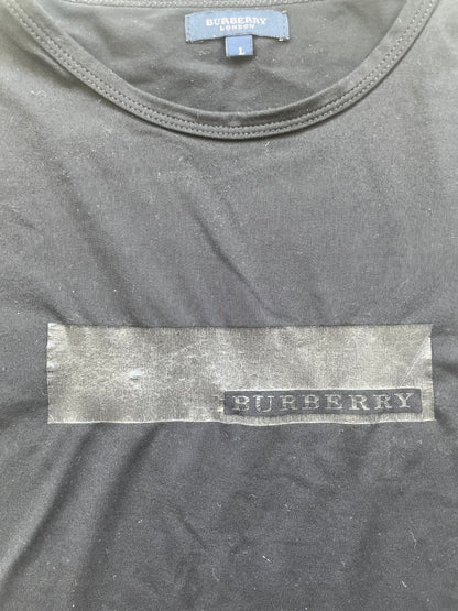 BURBERRY T-SHIRT (S)