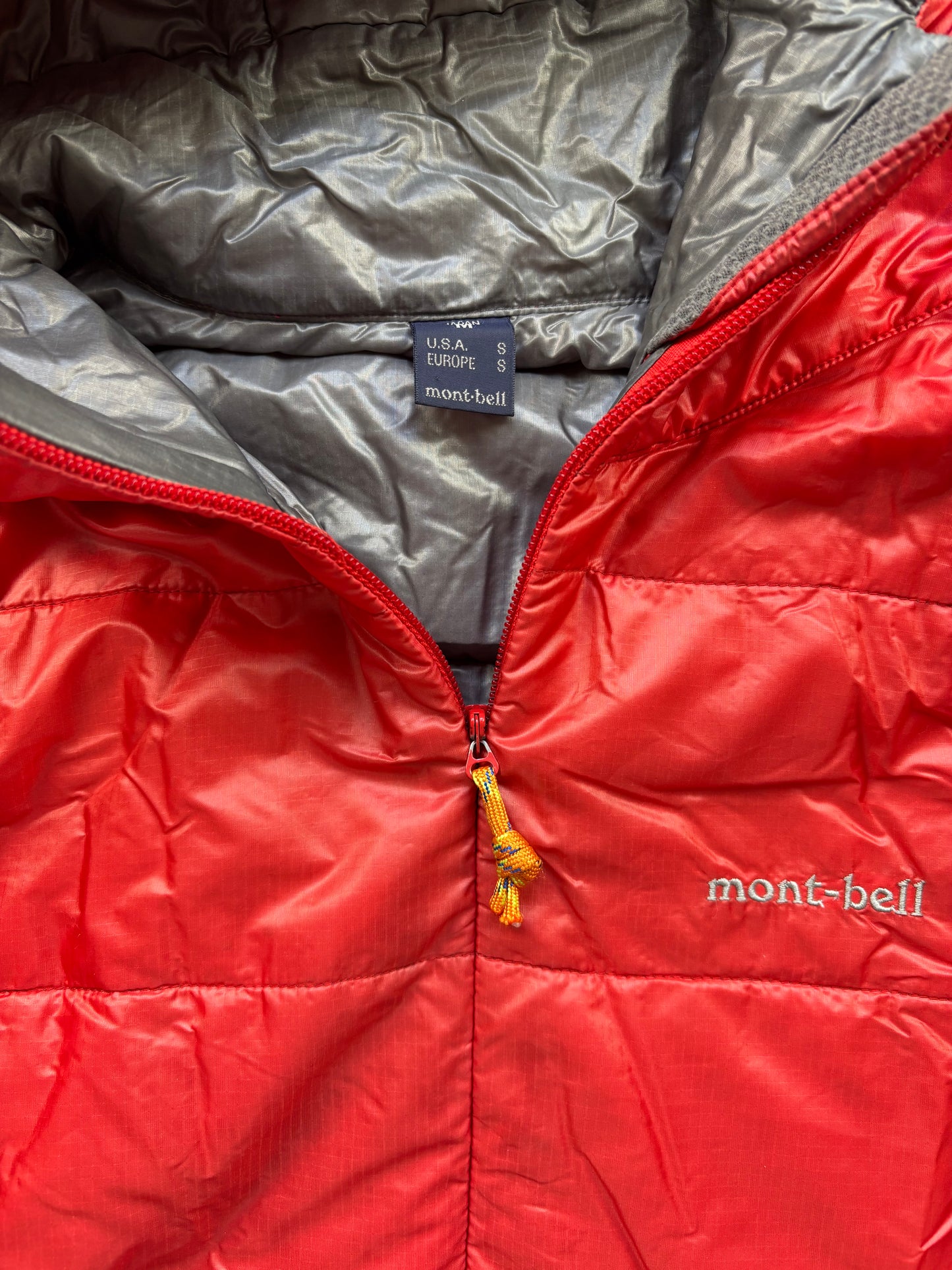 MONTBELL RED PUFFER JACKET (M)