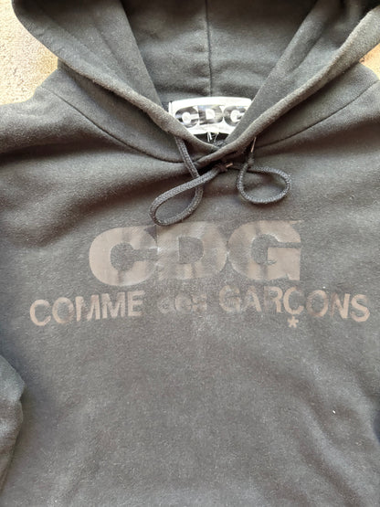 CDG BLACK HOODIE (XL)
