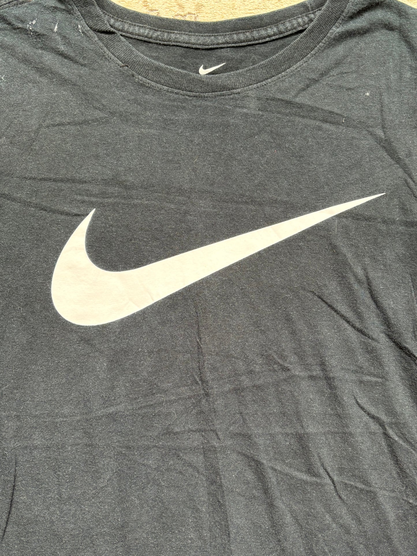 NIKE BLACK T-SHIRT (S)