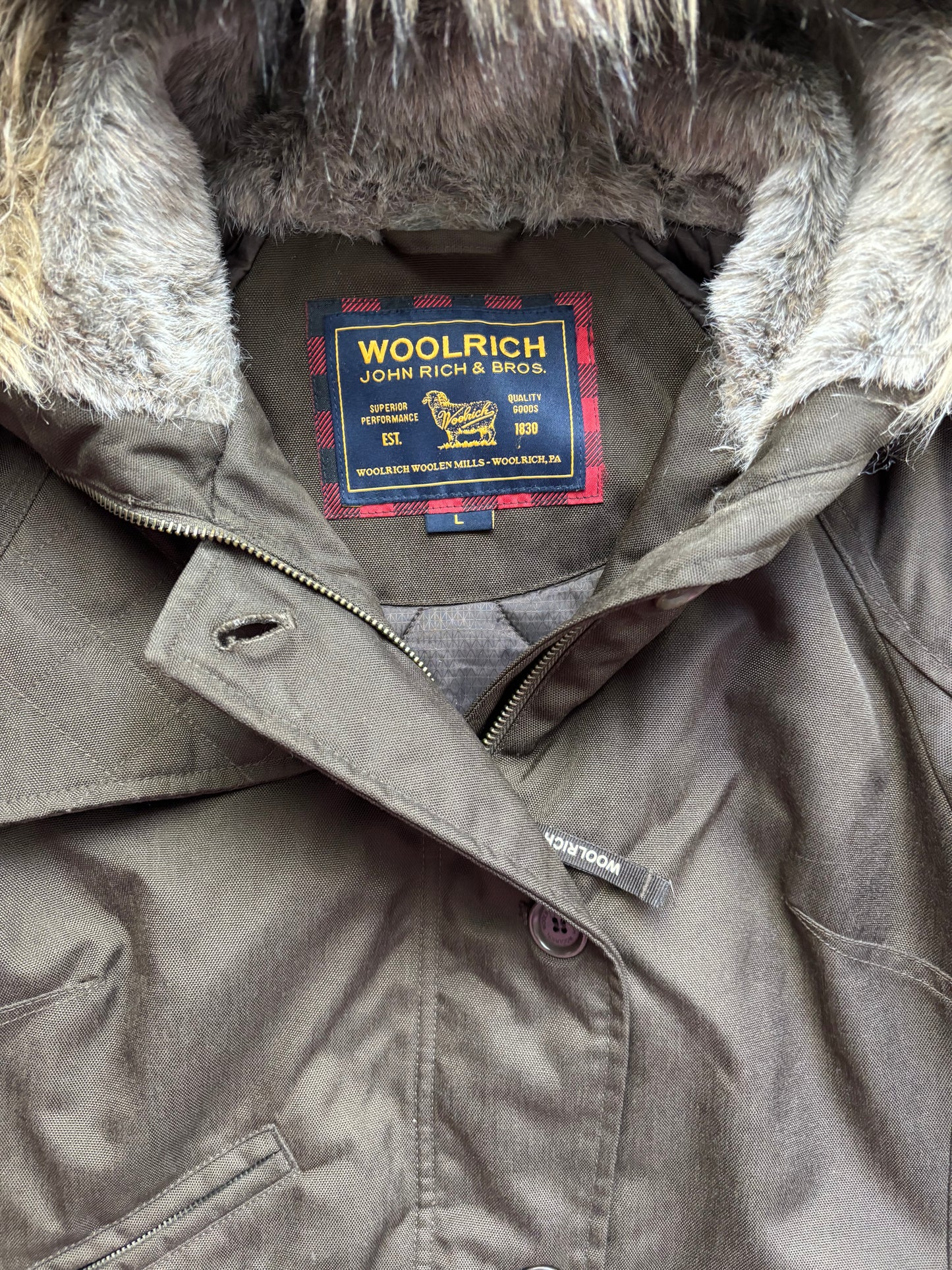 WOOLRICH COAT (S)