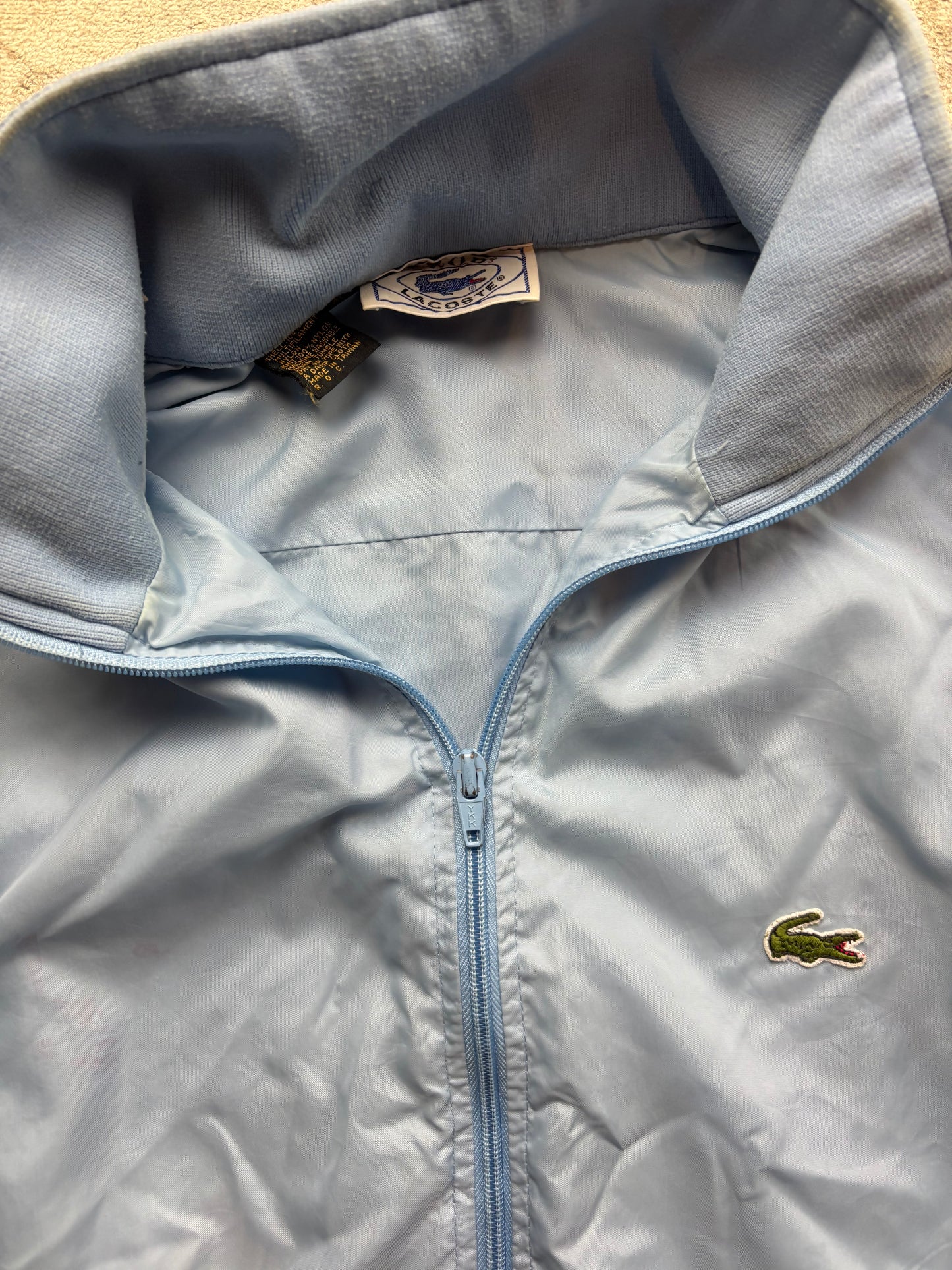 LACOSTE BABYBLUE ZIP UP JACKET (L)