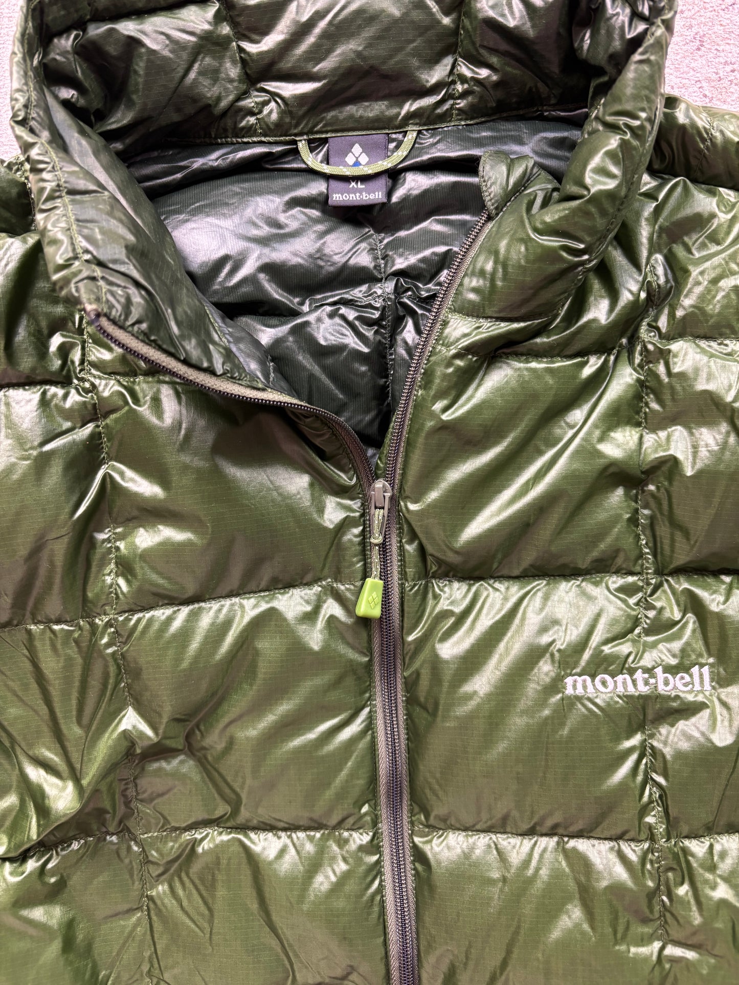 MONTBELL GREEN PUFFER JACKET (L)