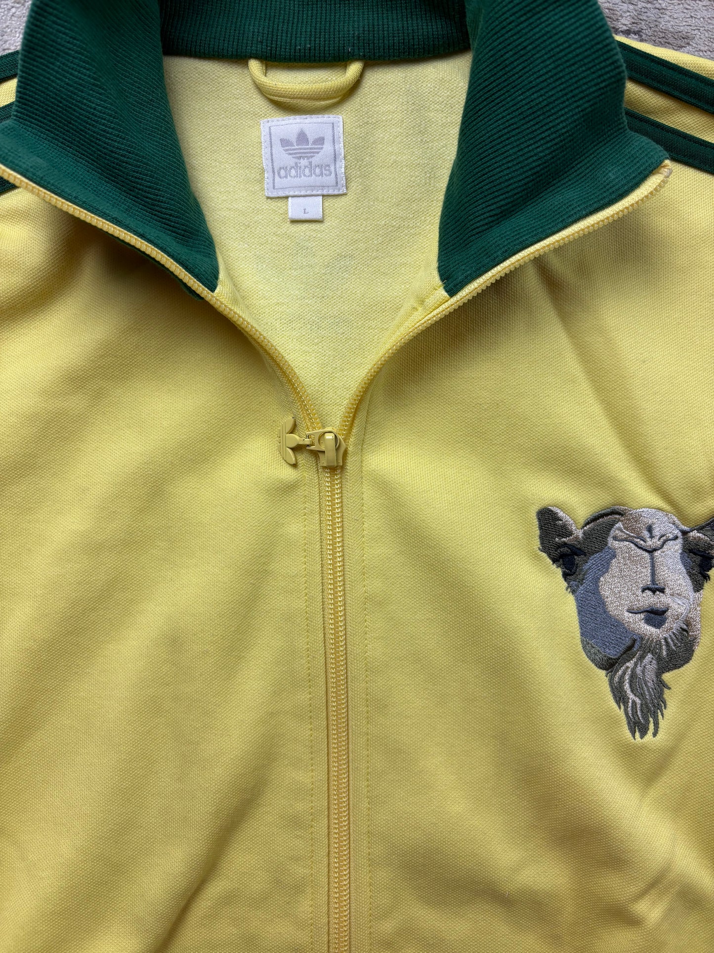 ADIDAS YELLOW ZIP UP VEST (L)