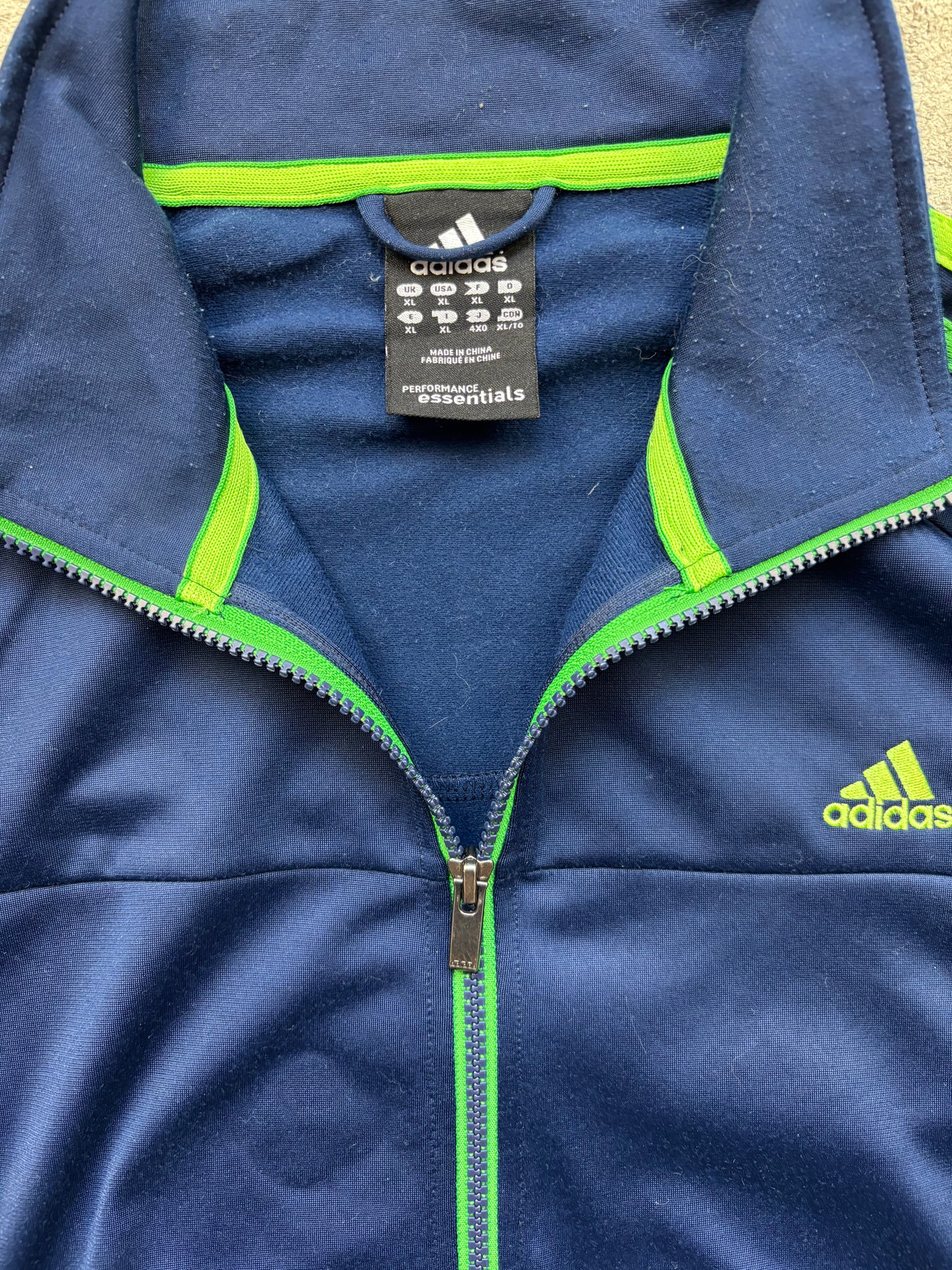 ADIDAS ZIP UP VEST (XL)