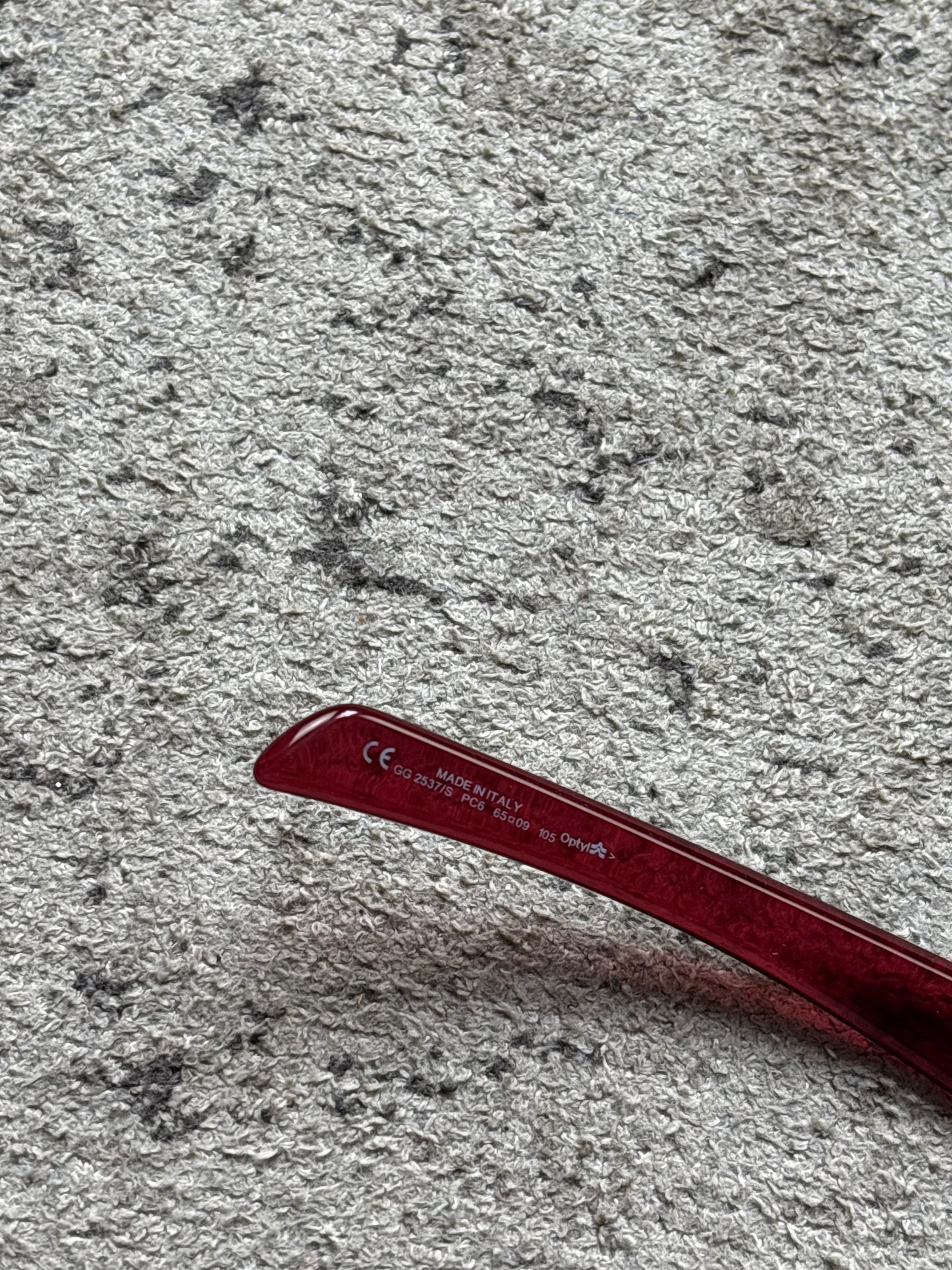GUCCI RED SUNGLASSES
