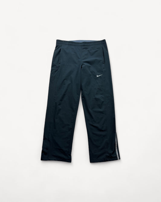 NIKE BLACK TRACKPANT (M)