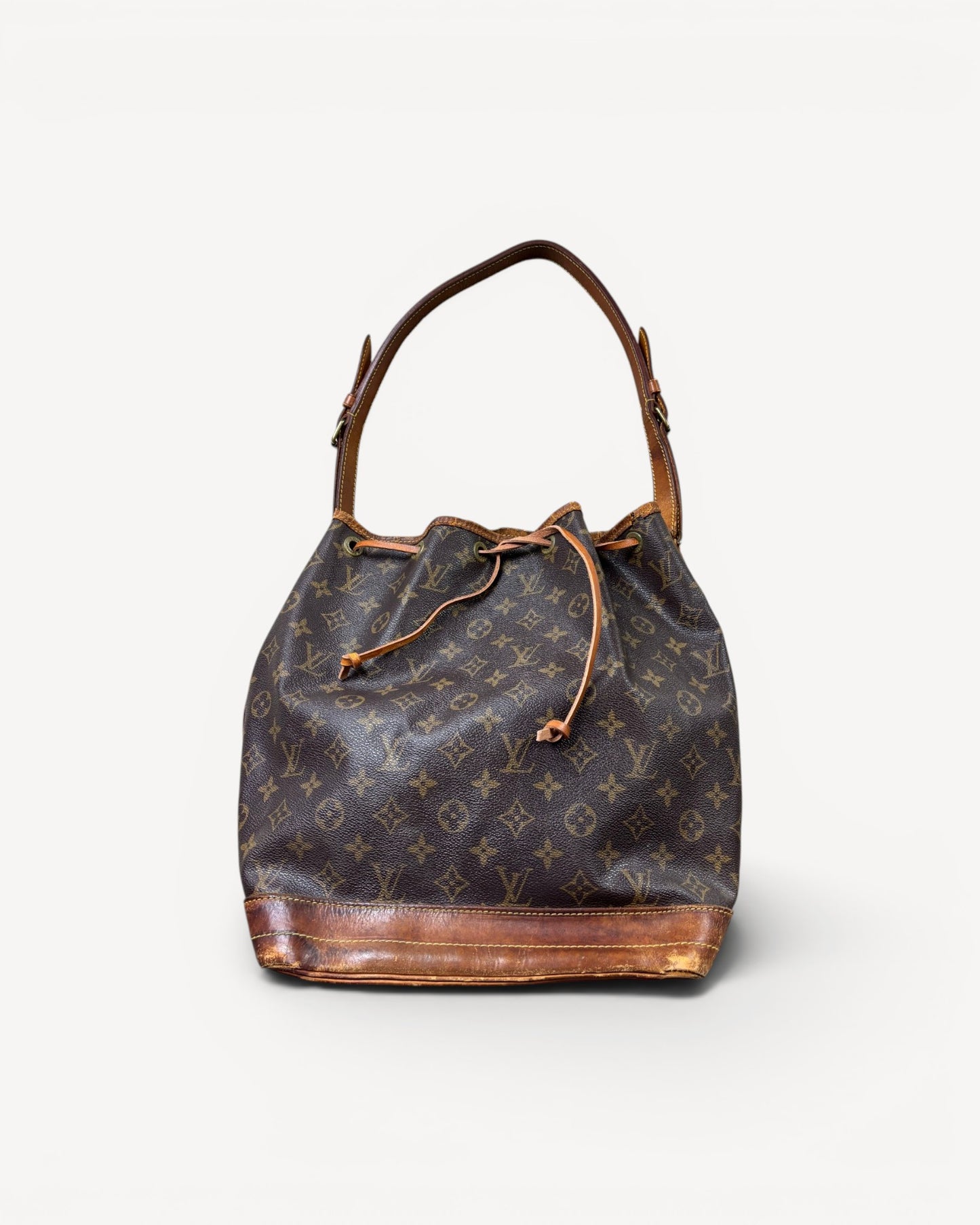 LOUIS VUITTON SAC NOE BAG