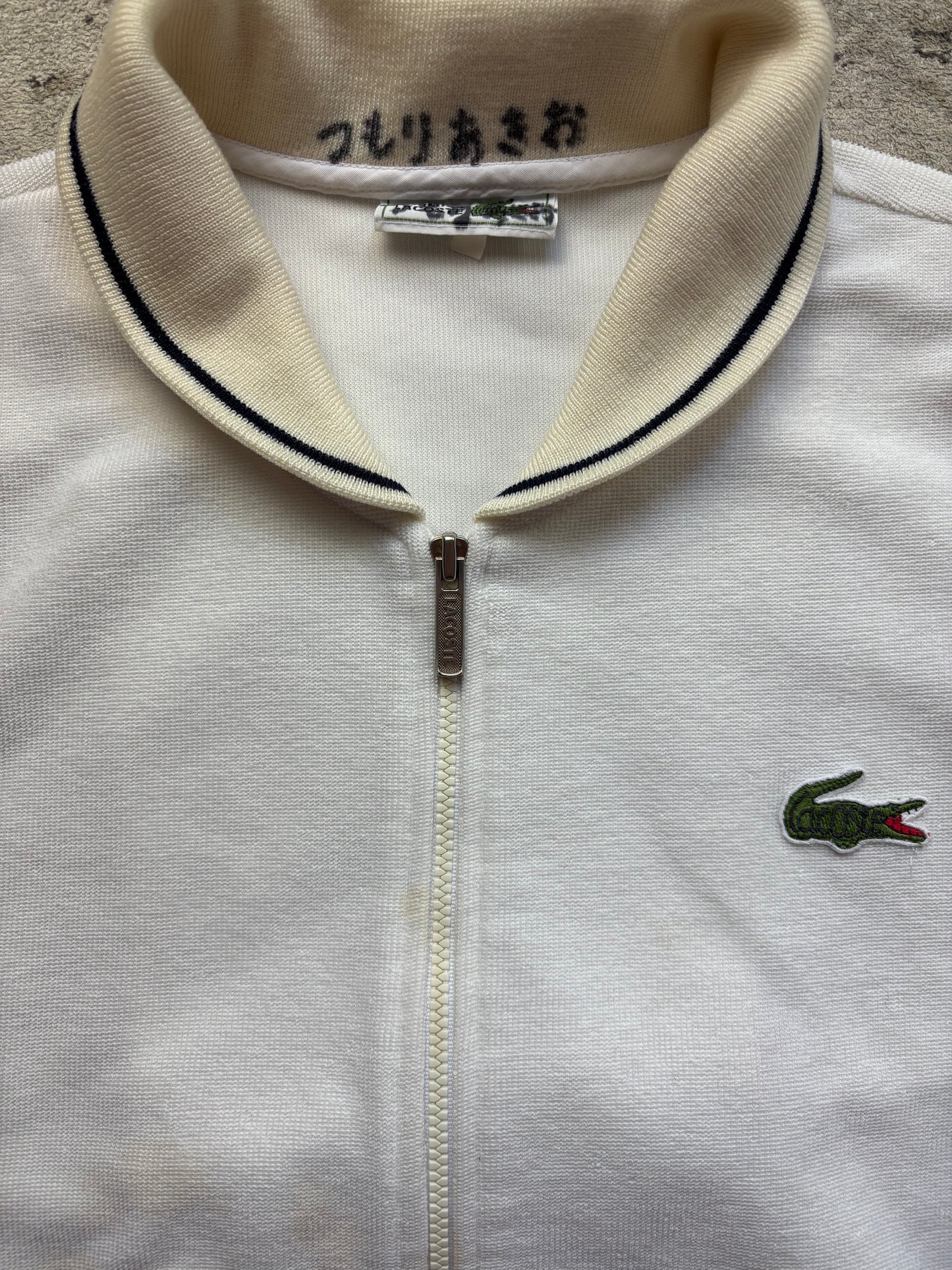 LACOSTE WHITE ZIP UP VEST (M)