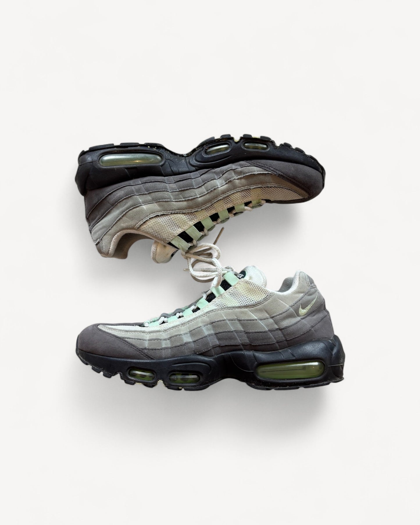 NIKE AIR MAX 95s FRESH MINT SNEAKER (42)