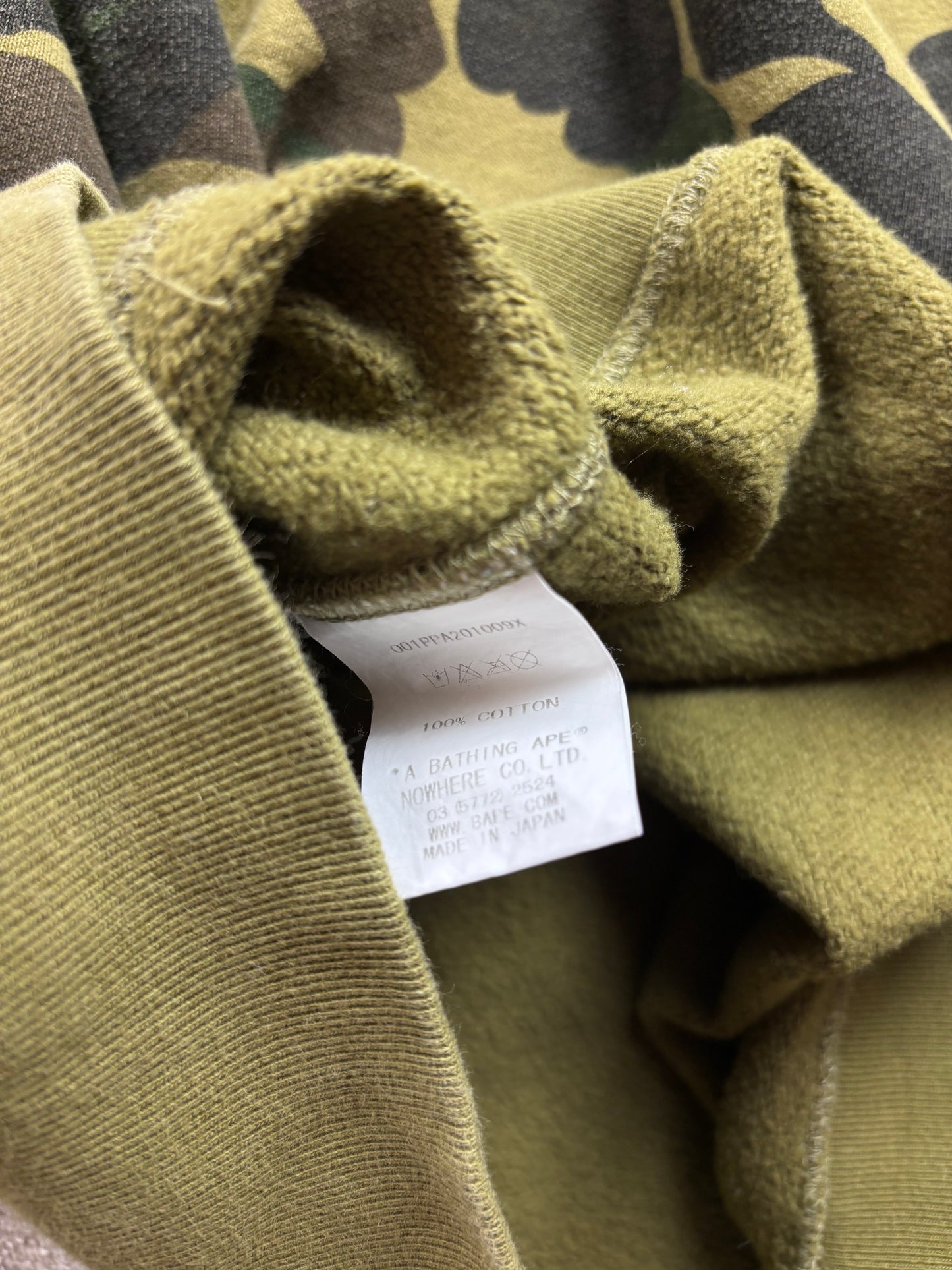 BAPE CAMO HOODIE (L)