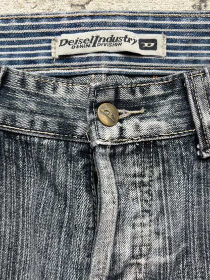 DIESEL JEANS W32 L32