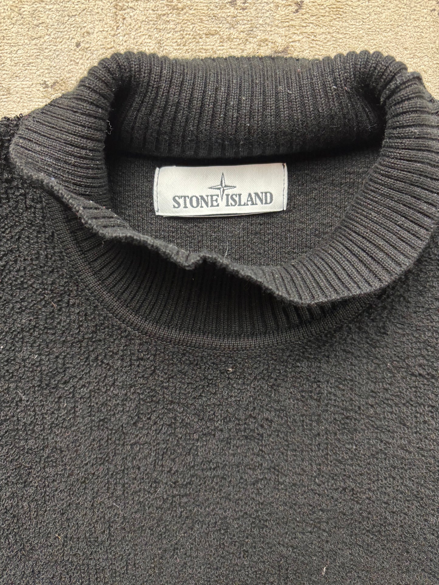 STONE ISLAND BLACK KNIT (M)