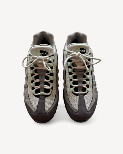 NIKE AIR MAX 95s FRESH MINT SNEAKER (42)