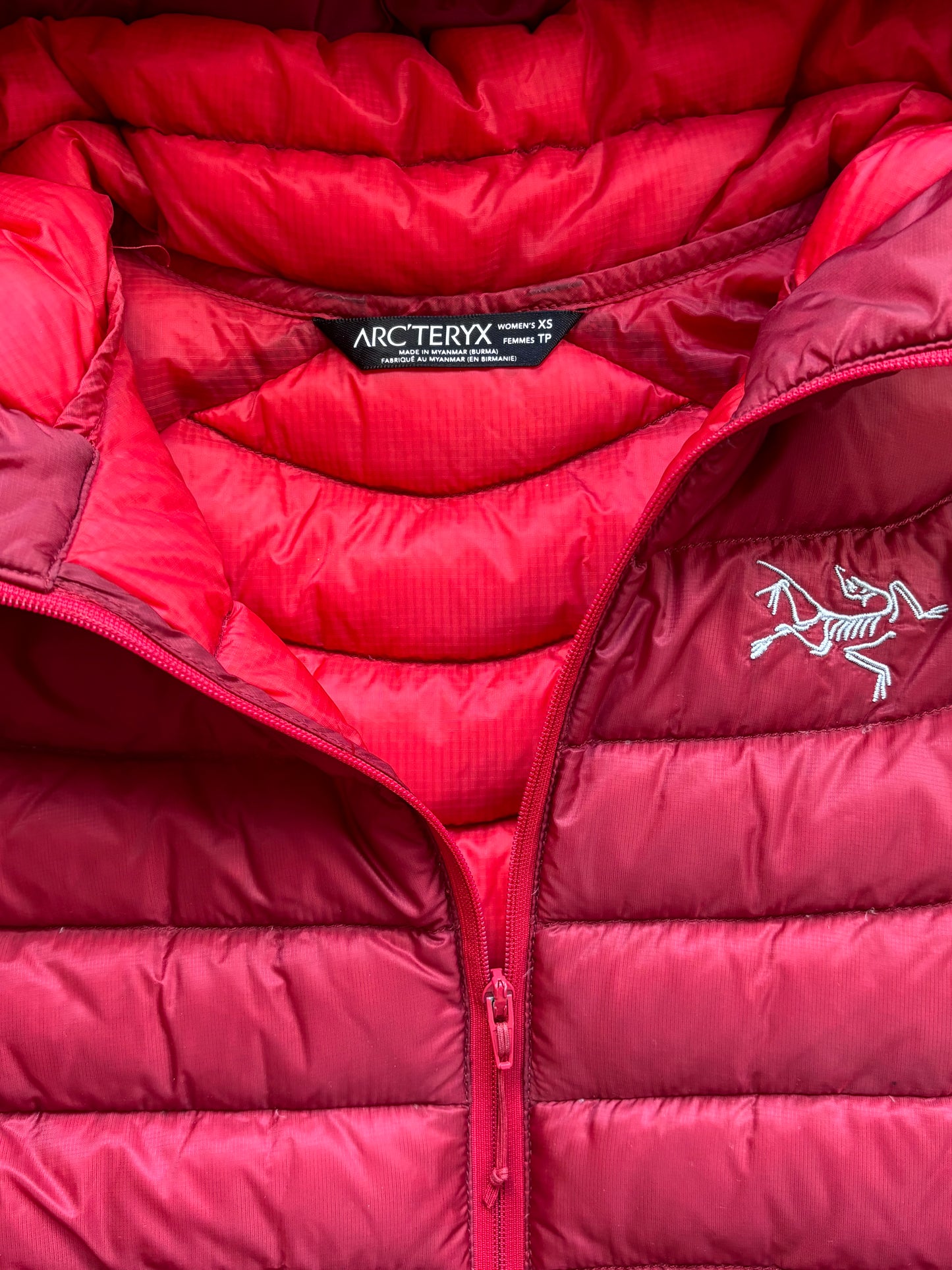 ARC‘TERYX CERIUM PUFFER JACKET (XS)