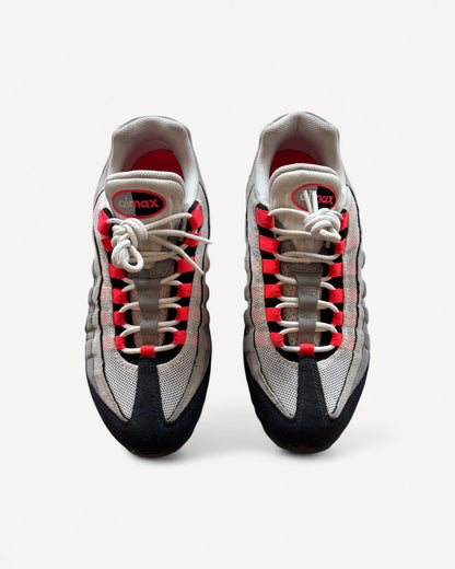 NIKE AIR MAX 95s SOLAR RED SNEAKER (42)