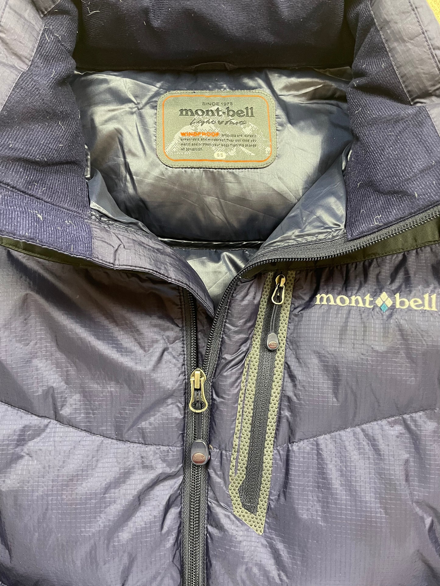 MONTBELL NAVY PUFFER JACKET (M)