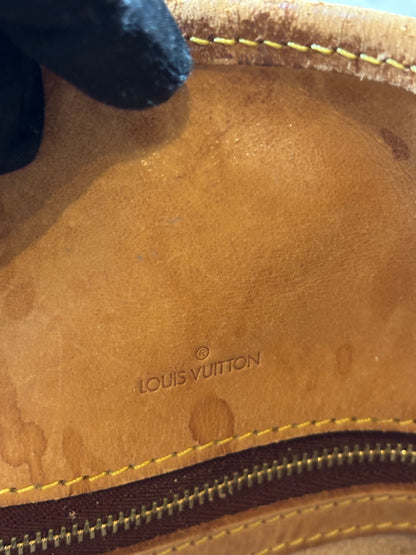 LOUIS VUITTON BUCKET BAG