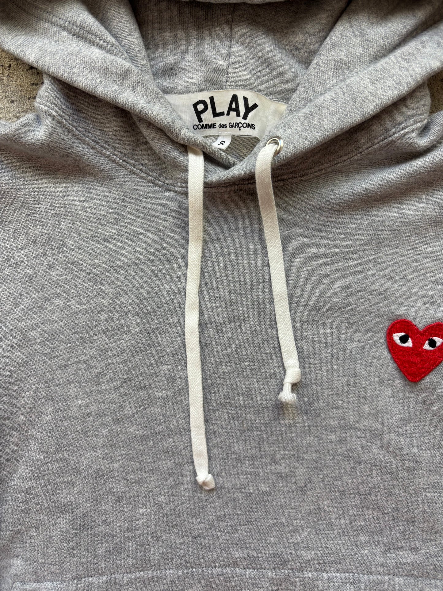 CDG PLAY GREY HOODIE (S)