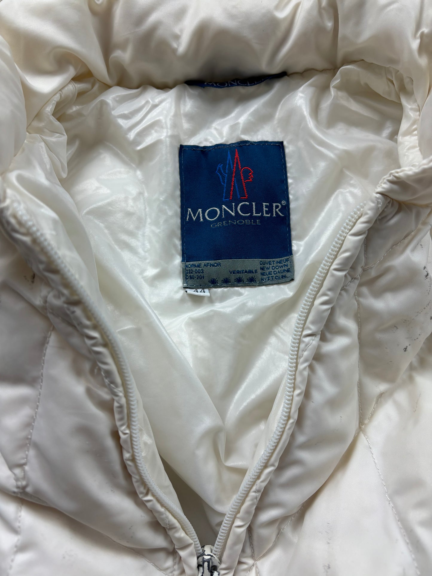 MONCLER PUFFER JACKET (M)