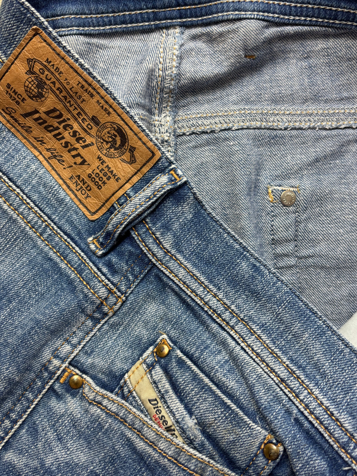 DIESEL JEANS W36 L32