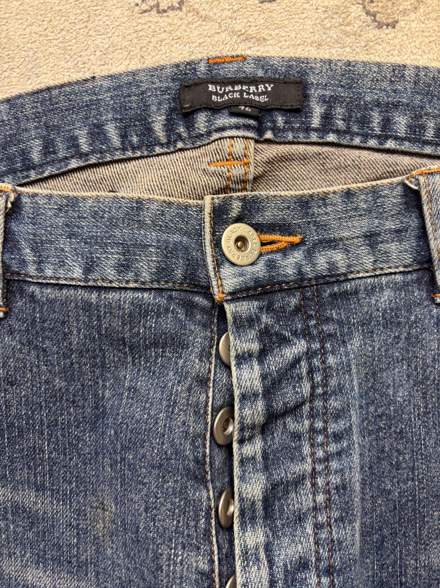 BURBERRY JEANS W32 L32