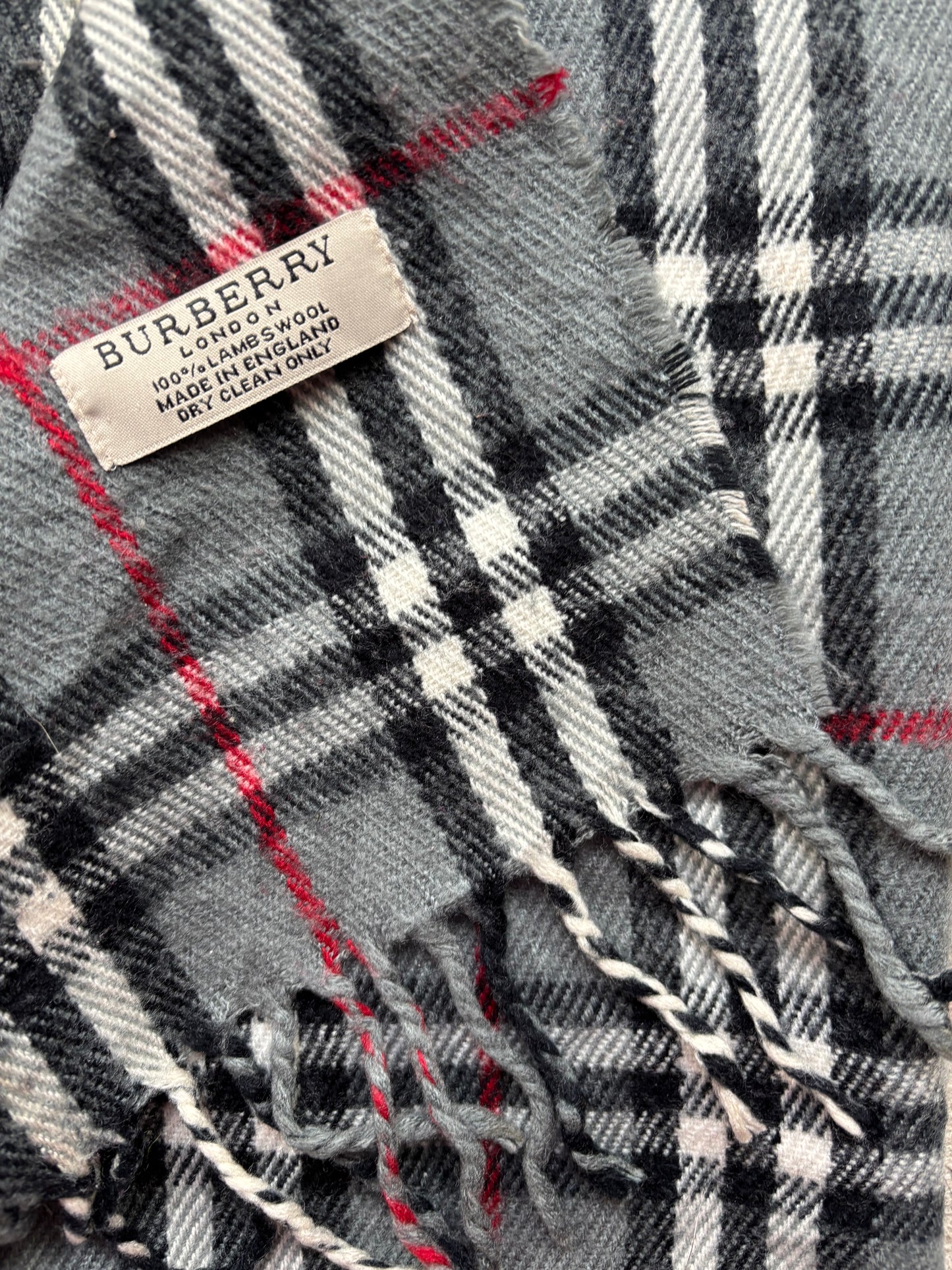 BURBERRY NOVACHECK SCARF GREY