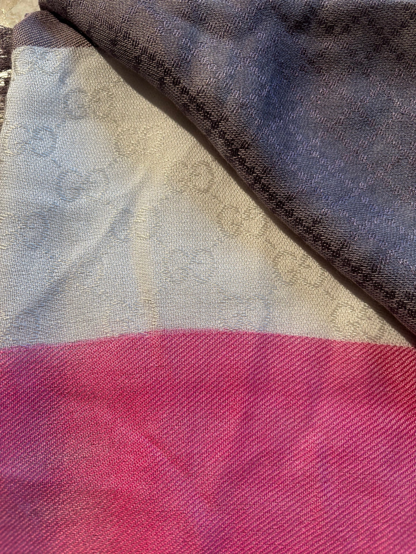 GUCCI BIG SILK SCARF