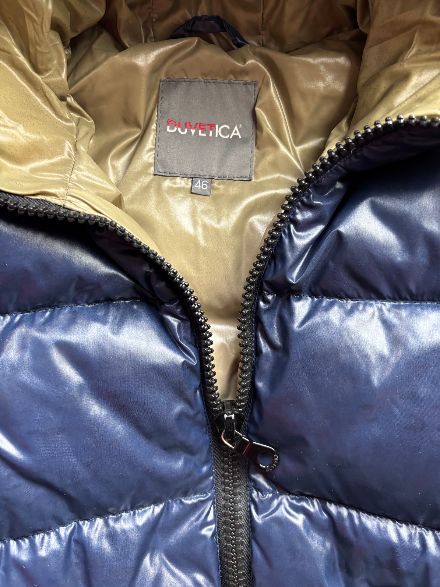 DUVETICA NAVY PUFFER JACKET (M)