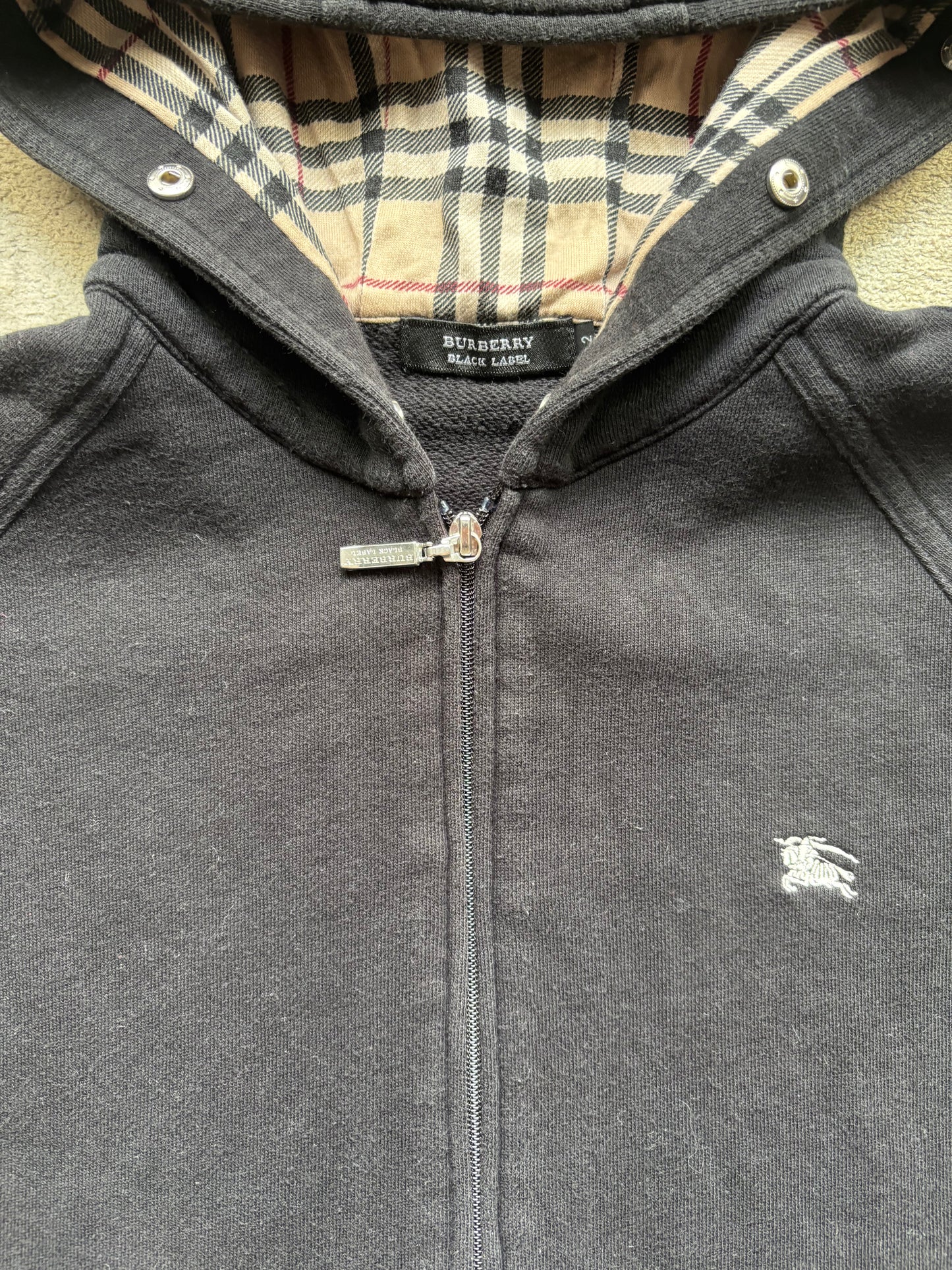 BURBERRY BLACK ZIP UP HOODIE (S)