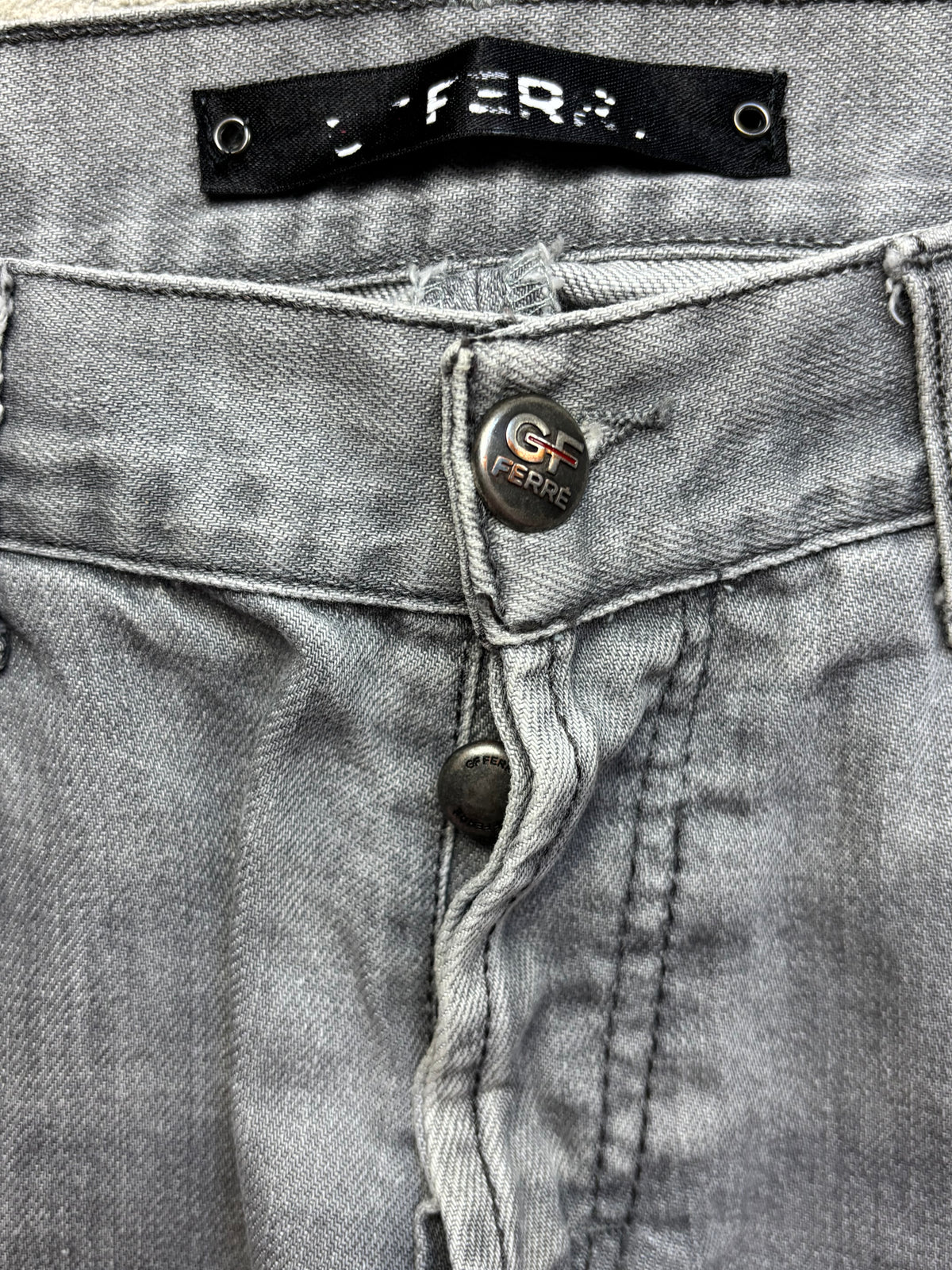 GIANFRANCO FERRE JEANS W34 L30