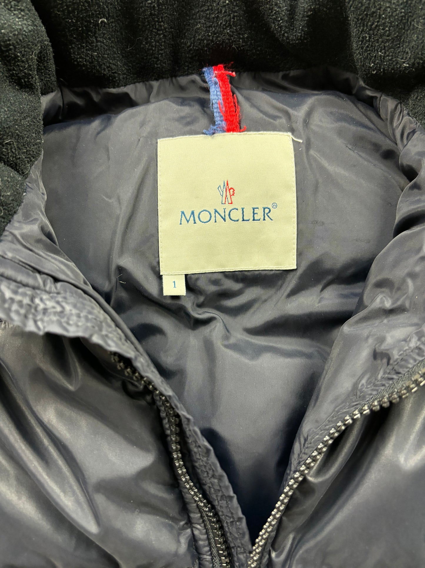 MONCLER PUFFER JACKET (S)