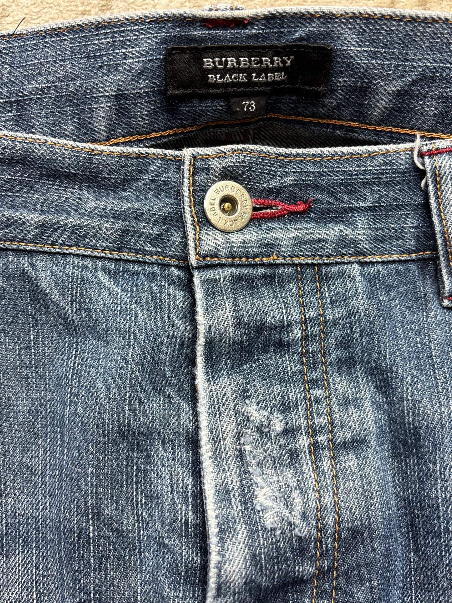 BURBERRY JEANS W32 L30